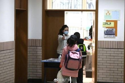 七零之靠萌娃儿子捡垃圾养我,七零年代温情励志故事